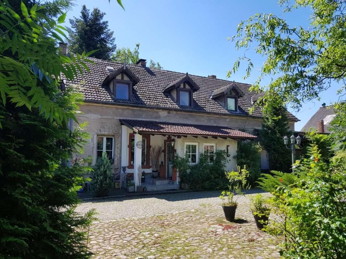 Ehemalige Bibliothek Apartment Fuer 2 Mit Kueche Kamin Netflix Parken Und Hofladen Steinhofel Dış mekan fotoğraf