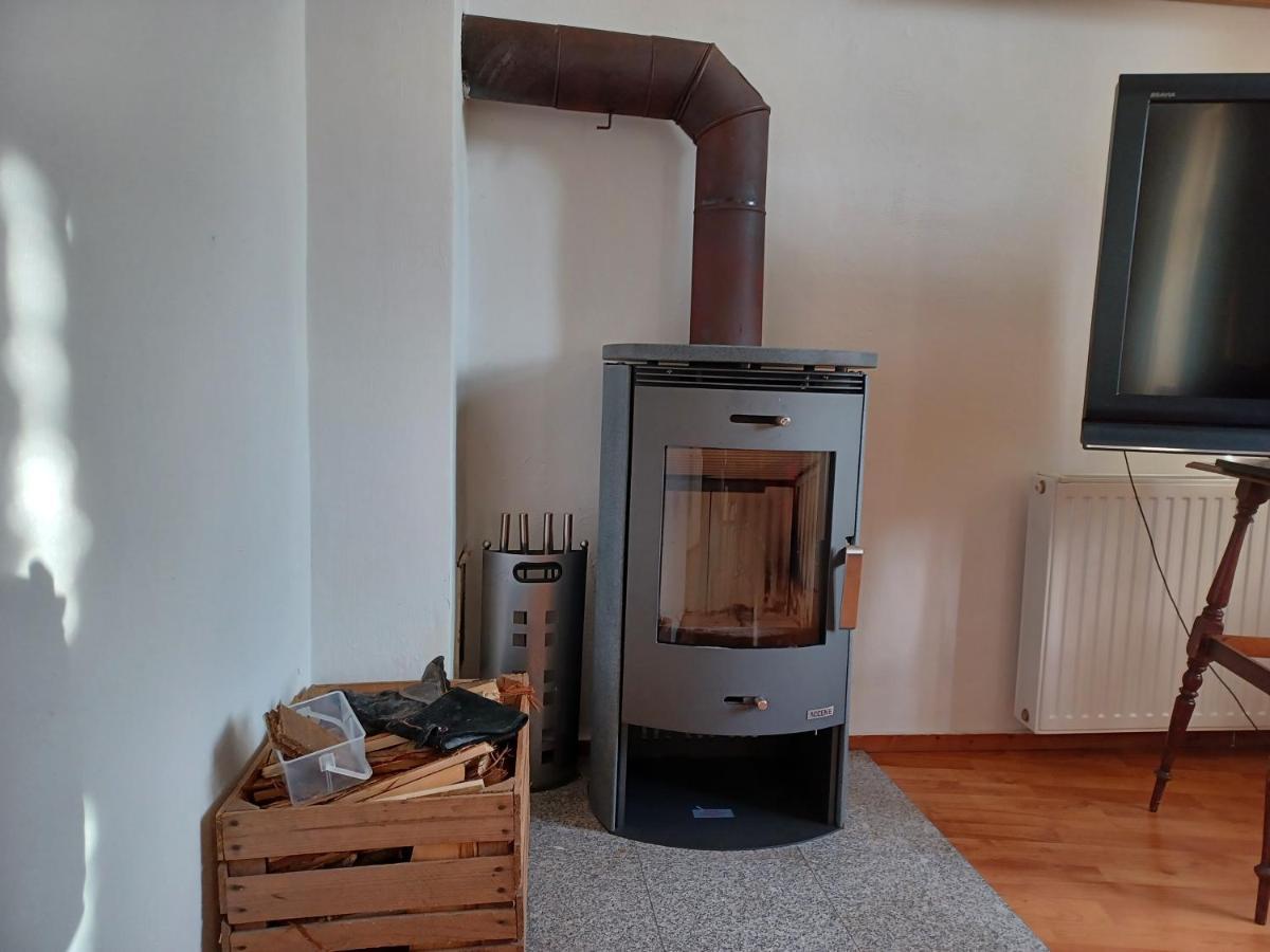 Ehemalige Bibliothek Apartment Fuer 2 Mit Kueche Kamin Netflix Parken Und Hofladen Steinhofel Dış mekan fotoğraf