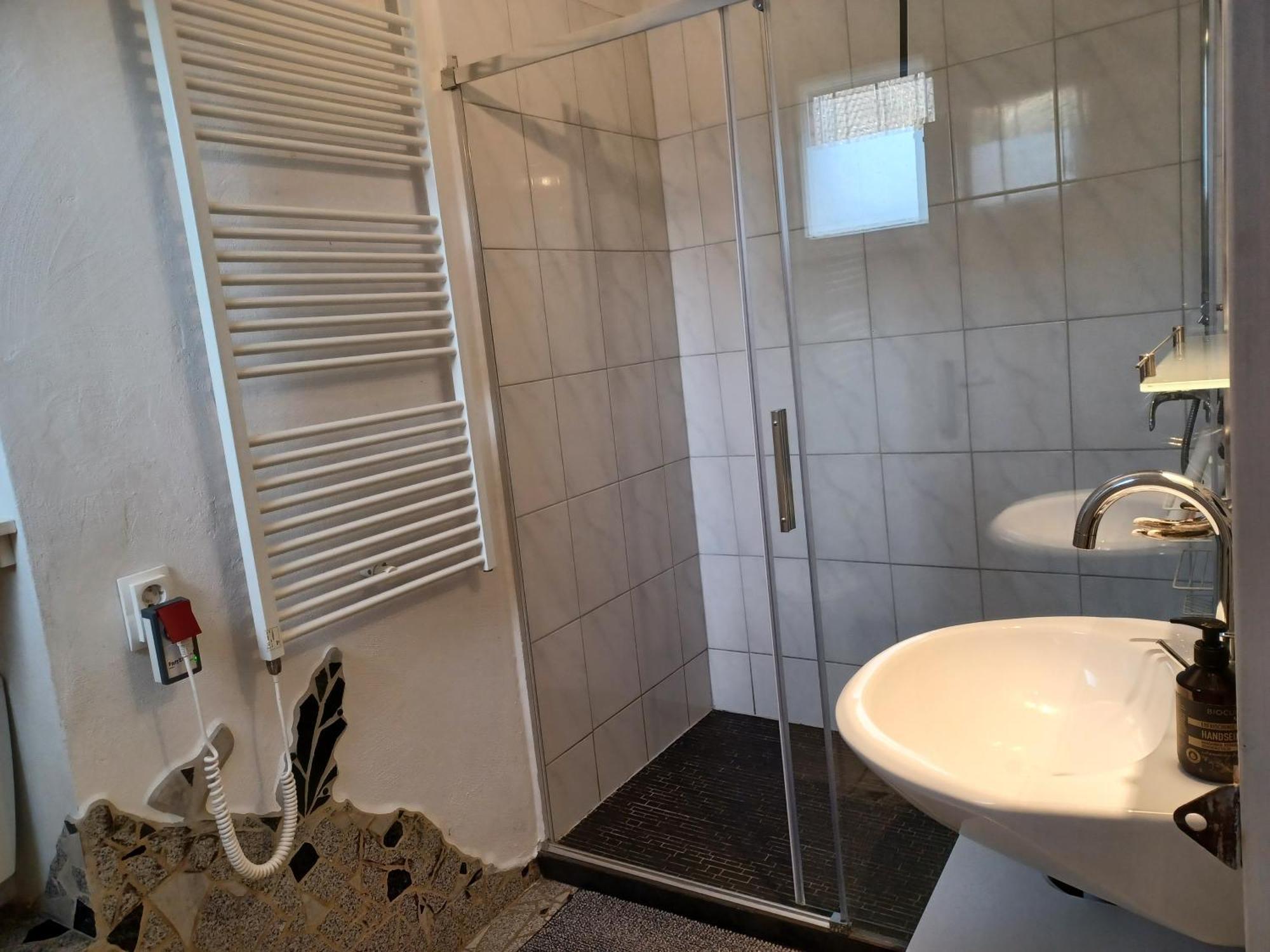 Ehemalige Bibliothek Apartment Fuer 2 Mit Kueche Kamin Netflix Parken Und Hofladen Steinhofel Dış mekan fotoğraf