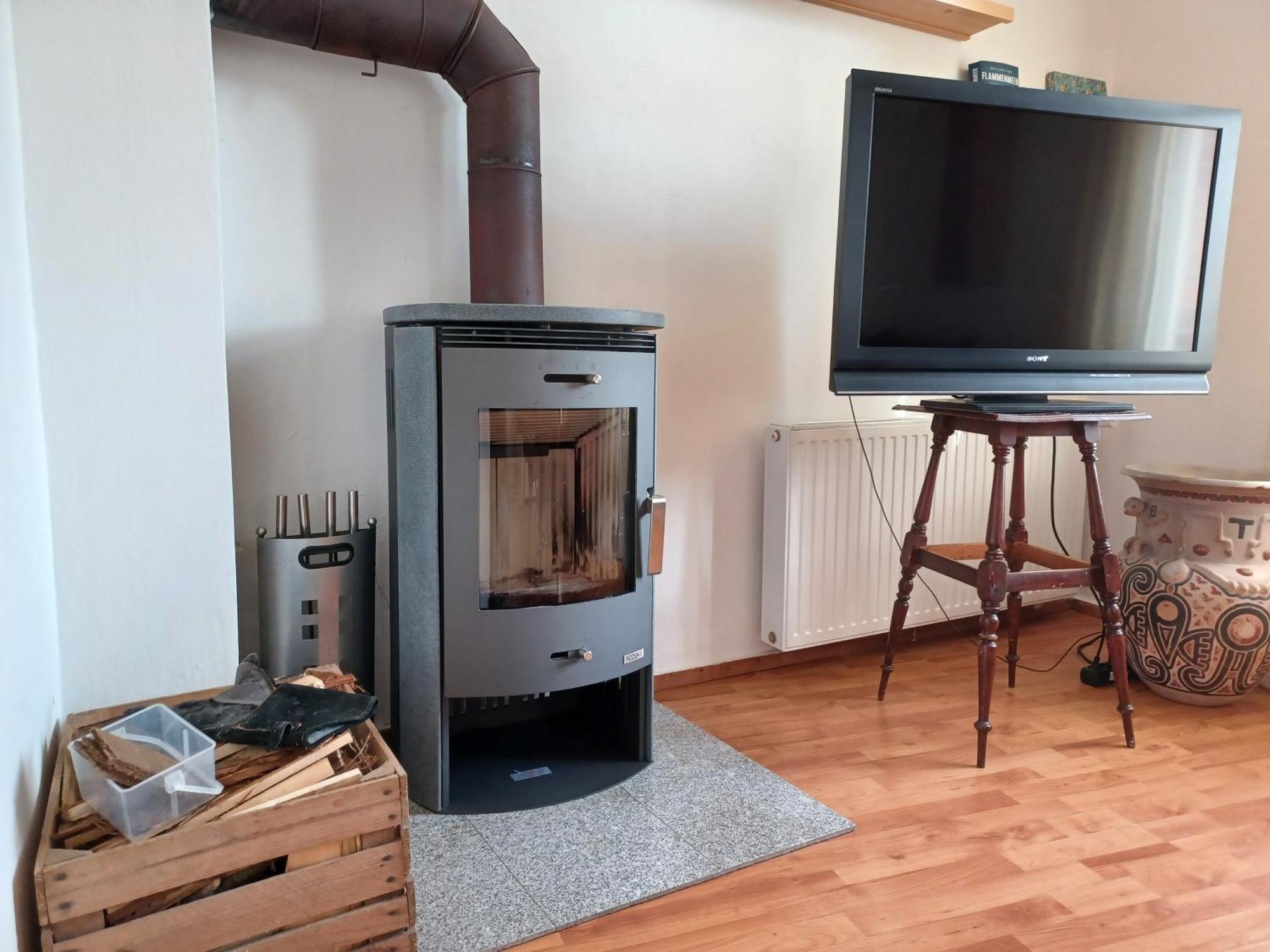 Ehemalige Bibliothek Apartment Fuer 2 Mit Kueche Kamin Netflix Parken Und Hofladen Steinhofel Dış mekan fotoğraf